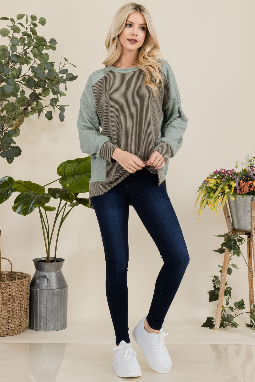 High-Low Contrast Round Neck Sweatshirt