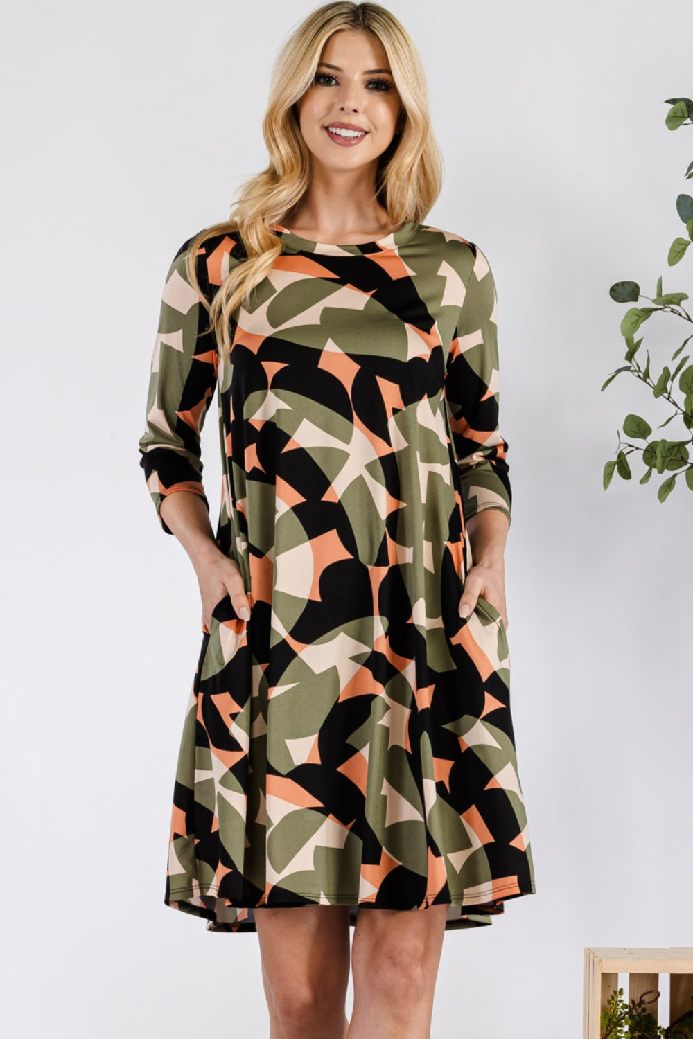 Geometric Round Neck Dress with Pockets